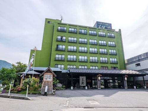 冬にしか出会えない絶景！雪上車に乗って大迫力「スノーモンスター」見学＆新春！初詣「信州 善光寺」・湯田中温泉１泊