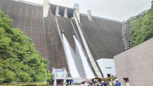 【空席わずか!】春の大人の社会科見学!大迫力『宮ヶ瀬ダム』!&ご当地パン「オギノパン工場見学」