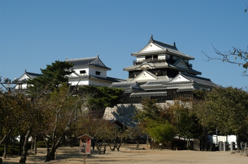 スカイマークで行く！香川・愛媛の名所・グルメを巡る３日間の旅！絶景の瀬戸内しまなみ海道をドライブ！金刀比羅温泉・道後温泉に宿泊