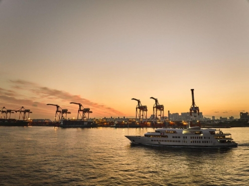 夕暮れと夜景を感じる極上！東京湾シンフォニーサンセットクルーズ