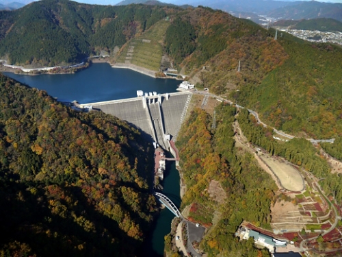 春の大人の社会科見学！大迫力『宮ヶ瀬ダム観光放流』!＆ご当地パン「オギノパン工場見学」