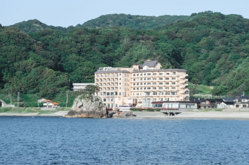 出羽三山神社12年に一度の特別な「羽黒山午歳御縁年」と リニューアルオープン加茂水族館と日本海の沈む夕日百選由良温泉『ホテル八乙女』