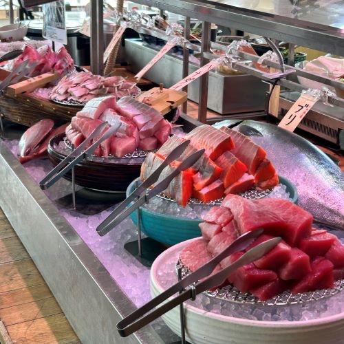 初夏の小田原！お城に映える「あじさいと花菖蒲」 ＆贅沢お刺身食べ放題