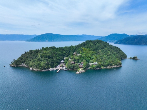 滋賀・琵琶湖を囲む歴史ロマン・絶景の旅3日間☆彡 2大絶景！神秘の島「竹生島」・深緑のトンネル「メタセコイア並木」見学 1200年灯り続ける「不滅の法灯」が守る、世界遺産「比叡山延暦寺」