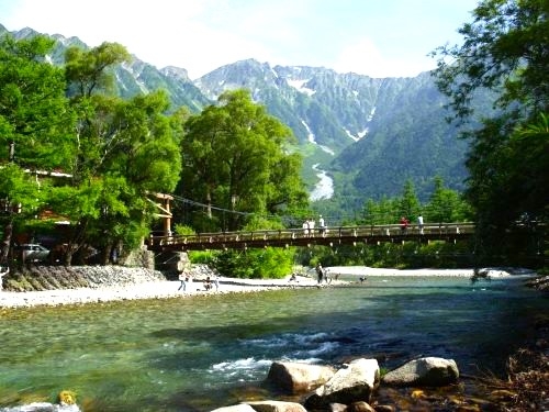 夏の『上高地』ライナー マイカーでは行けない!圧巻の大自然へ‼涼を求めて……夏山を爽快ハイキング☆
